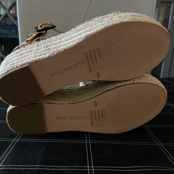 Sole Society Leopard Print Women's Sandals - Picture 4 of 8